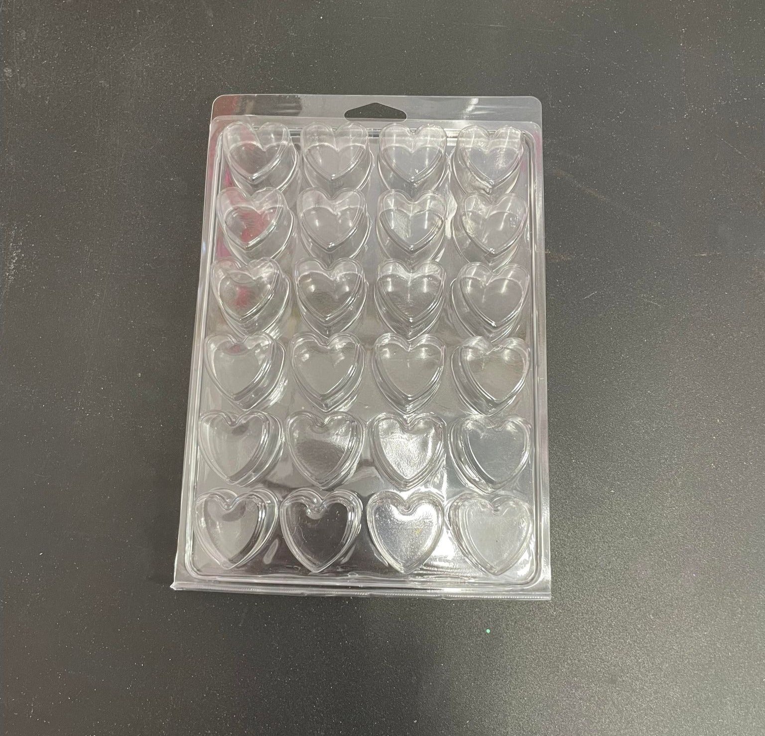 24 Cavity Heart Clam Shell