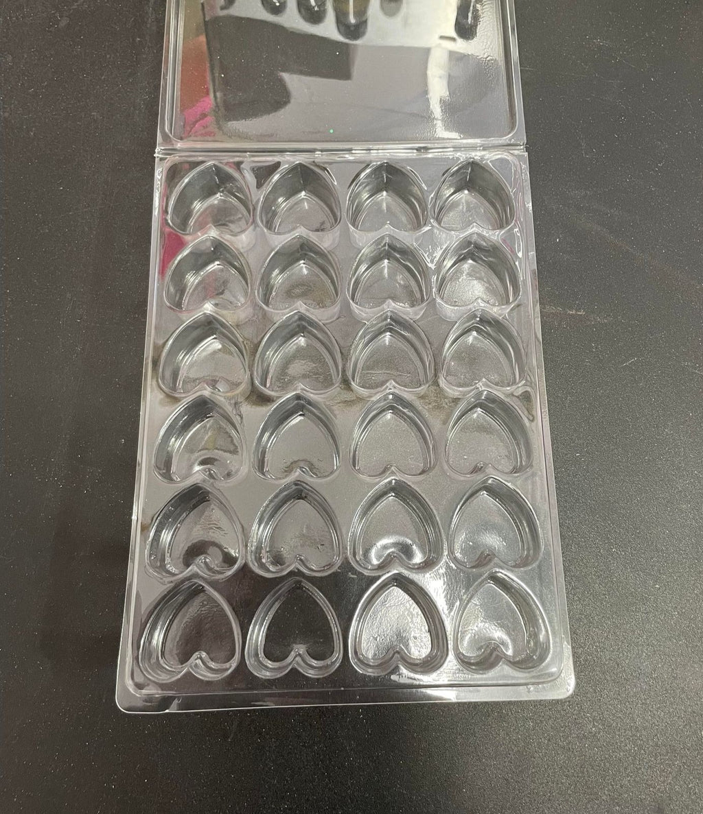 24 Cavity Heart Clam Shell