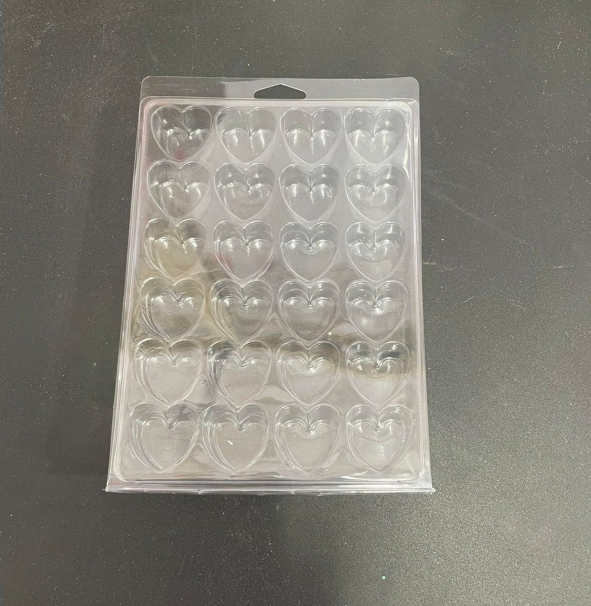 24 Cavity Heart Clam Shell